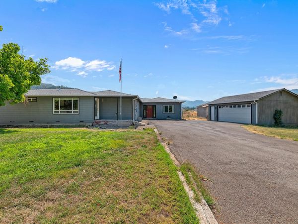 95 Champlin Lane, Gold Hill, OR 97525