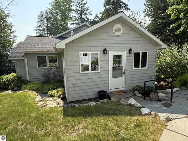 6921 Orchard Beach Drive, Cheboygan, MI 49721