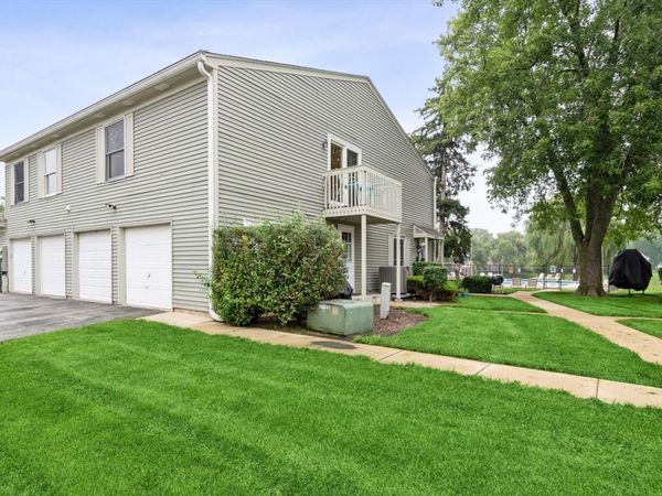 1105 Mount Vernon Court, Unit A, Wheaton, IL 60189