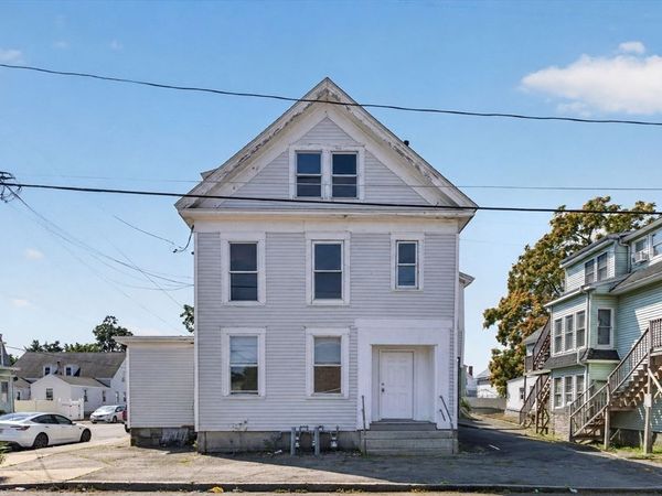 37 Fourth St, Lowell, MA 01850