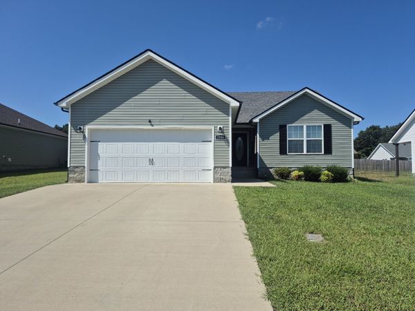 1506 Fredrick Dr, Clarksville, TN 37042