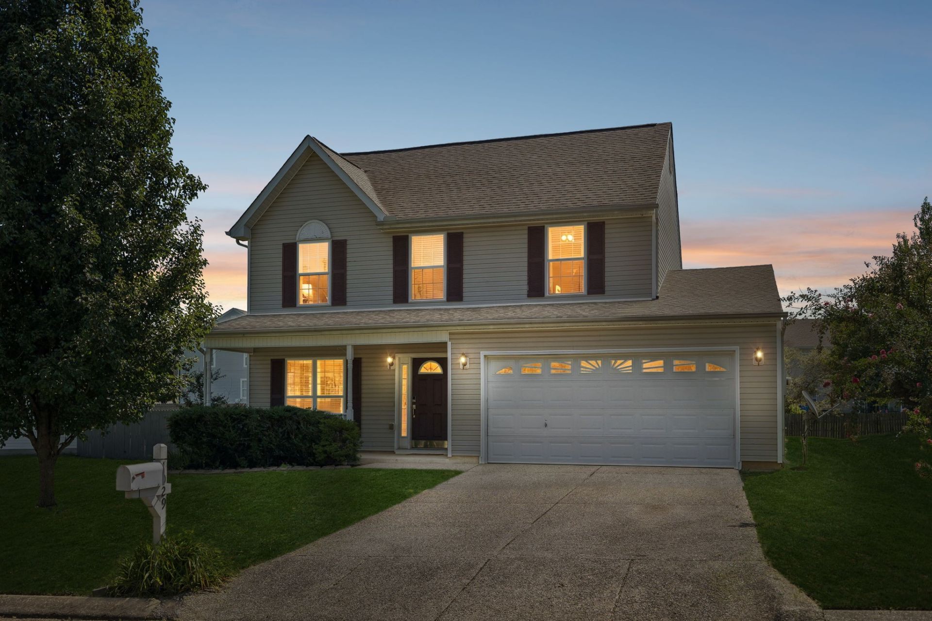 1029 Vanguard Dr, Spring Hill, TN 37174 Main Photo