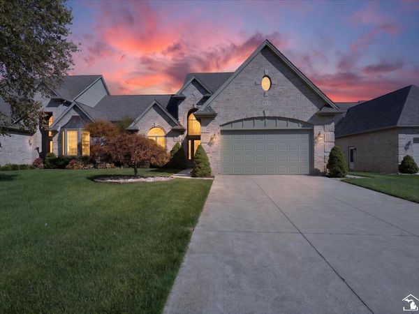 945 Saint James Park Avenue, Monroe, MI 48161