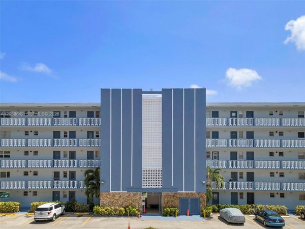 233 NE 14th Ave , Unit 108, Hallandale Beach, FL 33009