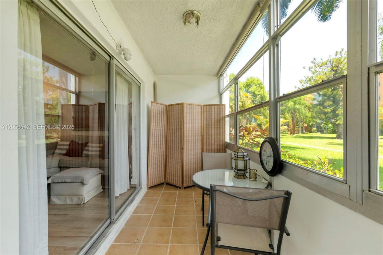 233 NE 14th Ave , Unit 108, Hallandale Beach, FL 33009 Photo