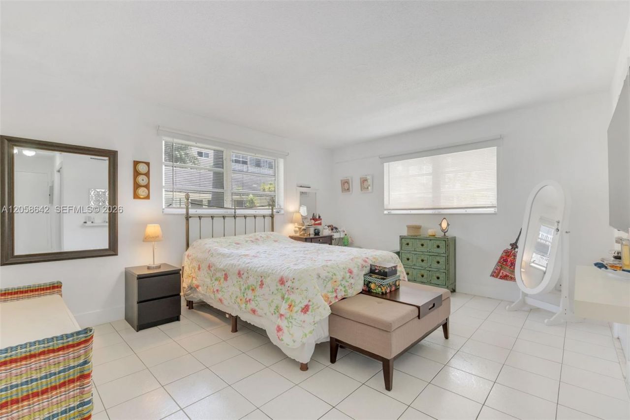233 NE 14th Ave , Unit 108, Hallandale Beach, FL 33009 Photo
