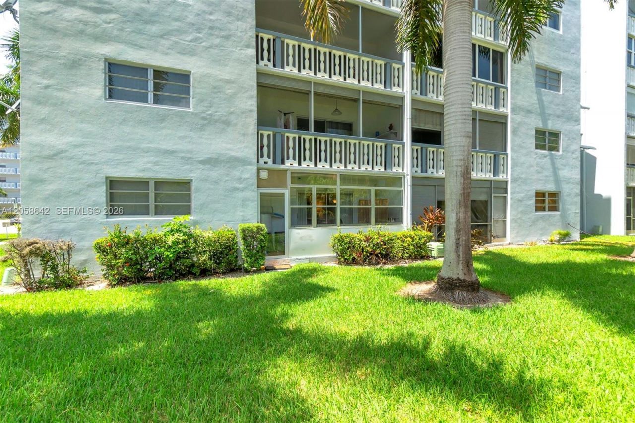 233 NE 14th Ave , Unit 108, Hallandale Beach, FL 33009 Photo
