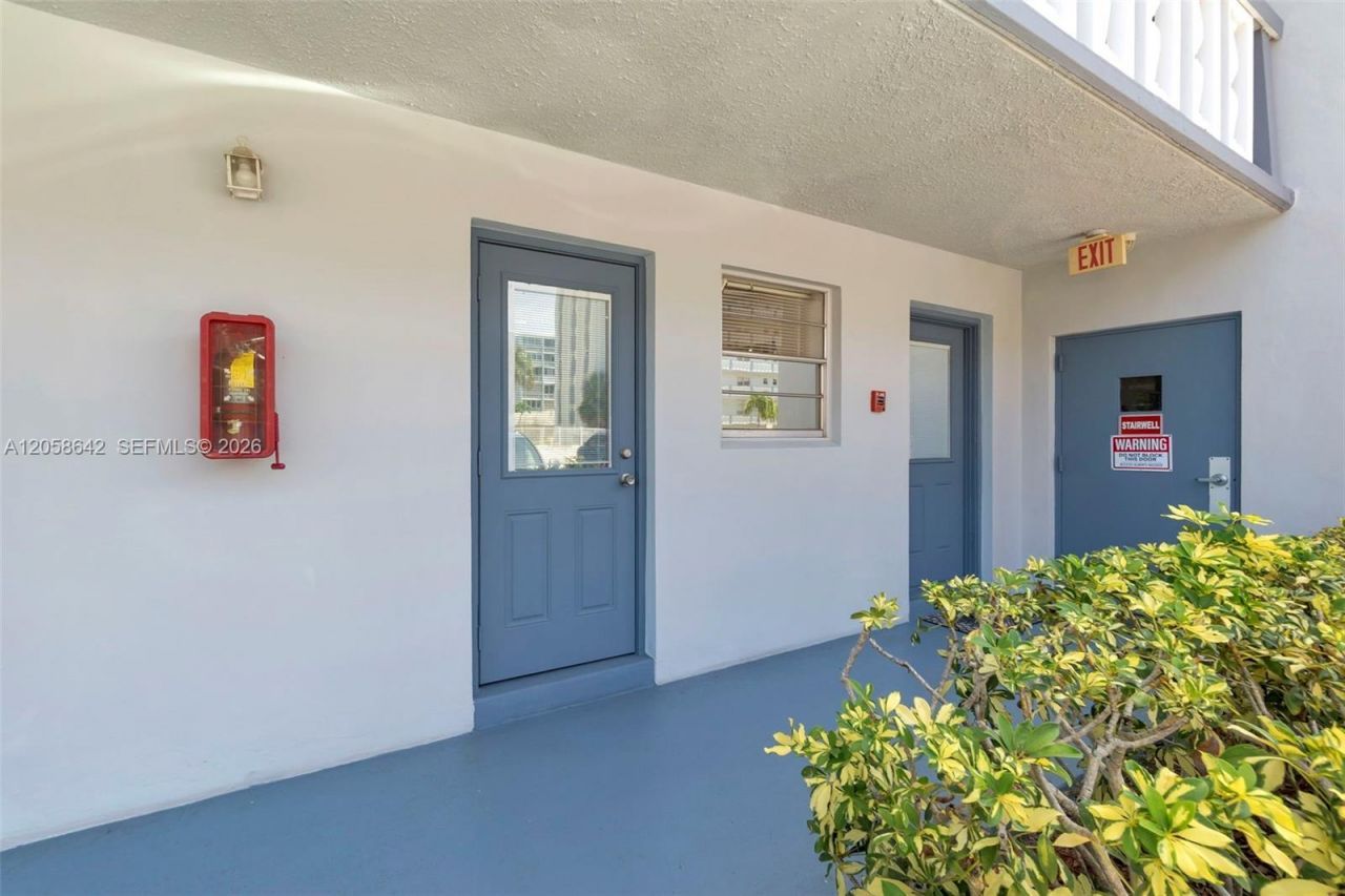 233 NE 14th Ave , Unit 108, Hallandale Beach, FL 33009 Photo