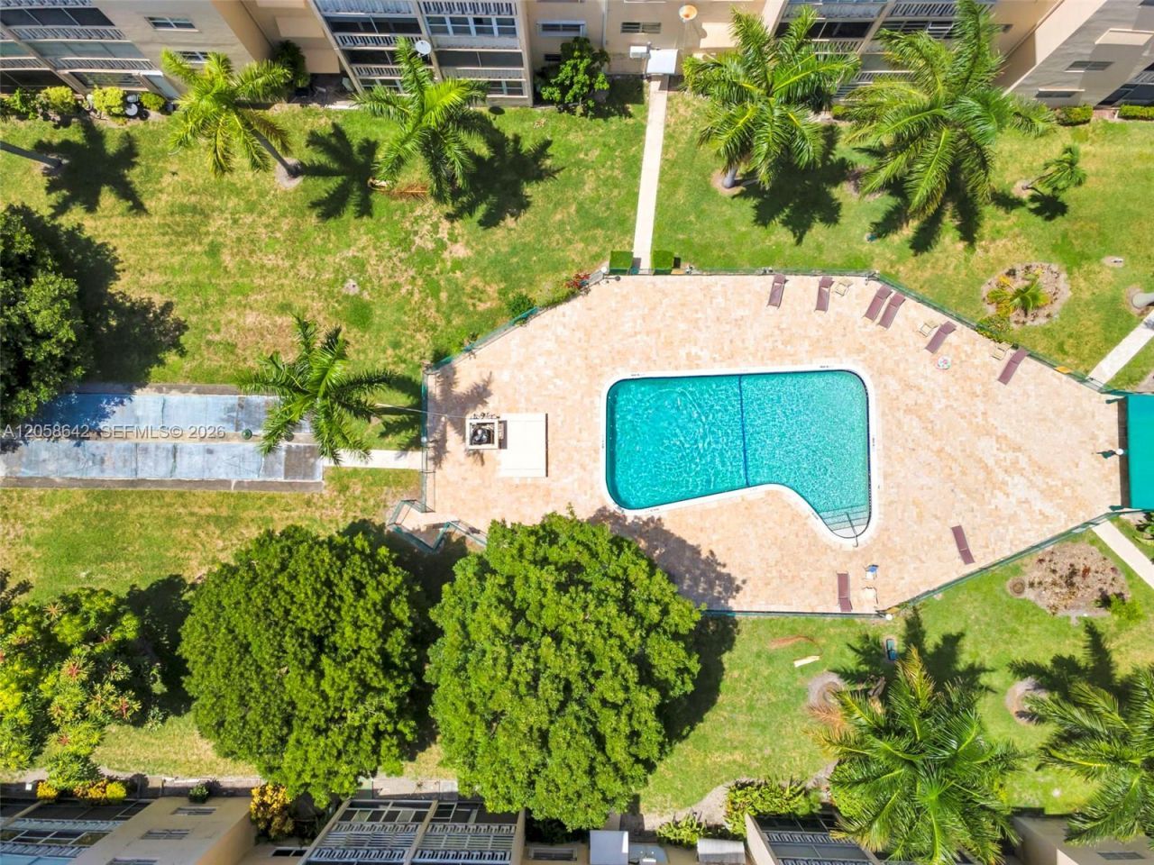 233 NE 14th Ave , Unit 108, Hallandale Beach, FL 33009 Photo