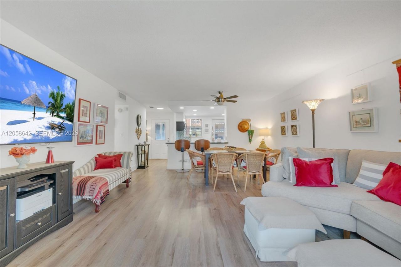 233 NE 14th Ave , Unit 108, Hallandale Beach, FL 33009 Photo