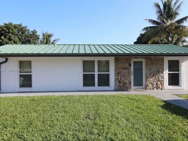 4330 NW 203rd Ter , Miami Gardens, FL 33055