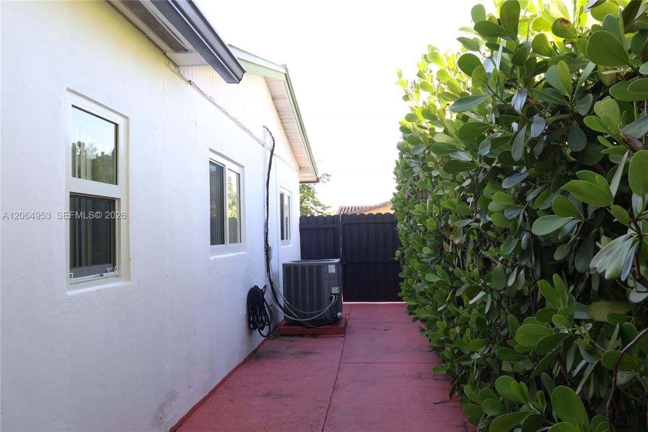 4330 NW 203rd Ter , Miami Gardens, FL 33055 Photo