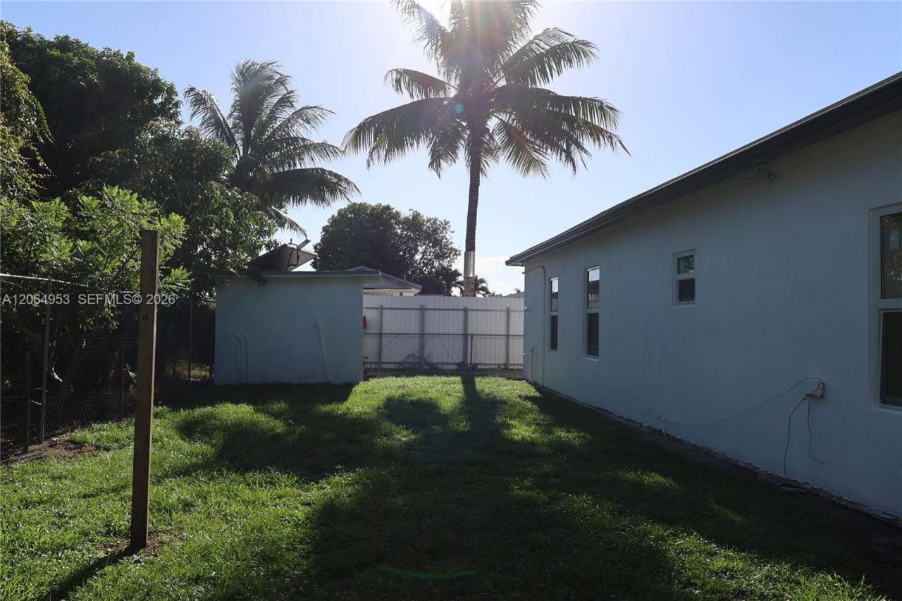 4330 NW 203rd Ter , Miami Gardens, FL 33055 Photo