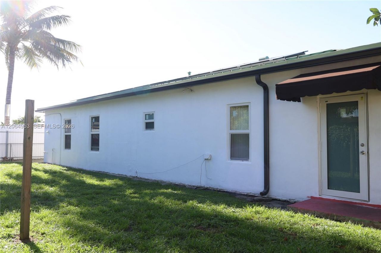 4330 NW 203rd Ter , Miami Gardens, FL 33055 Photo