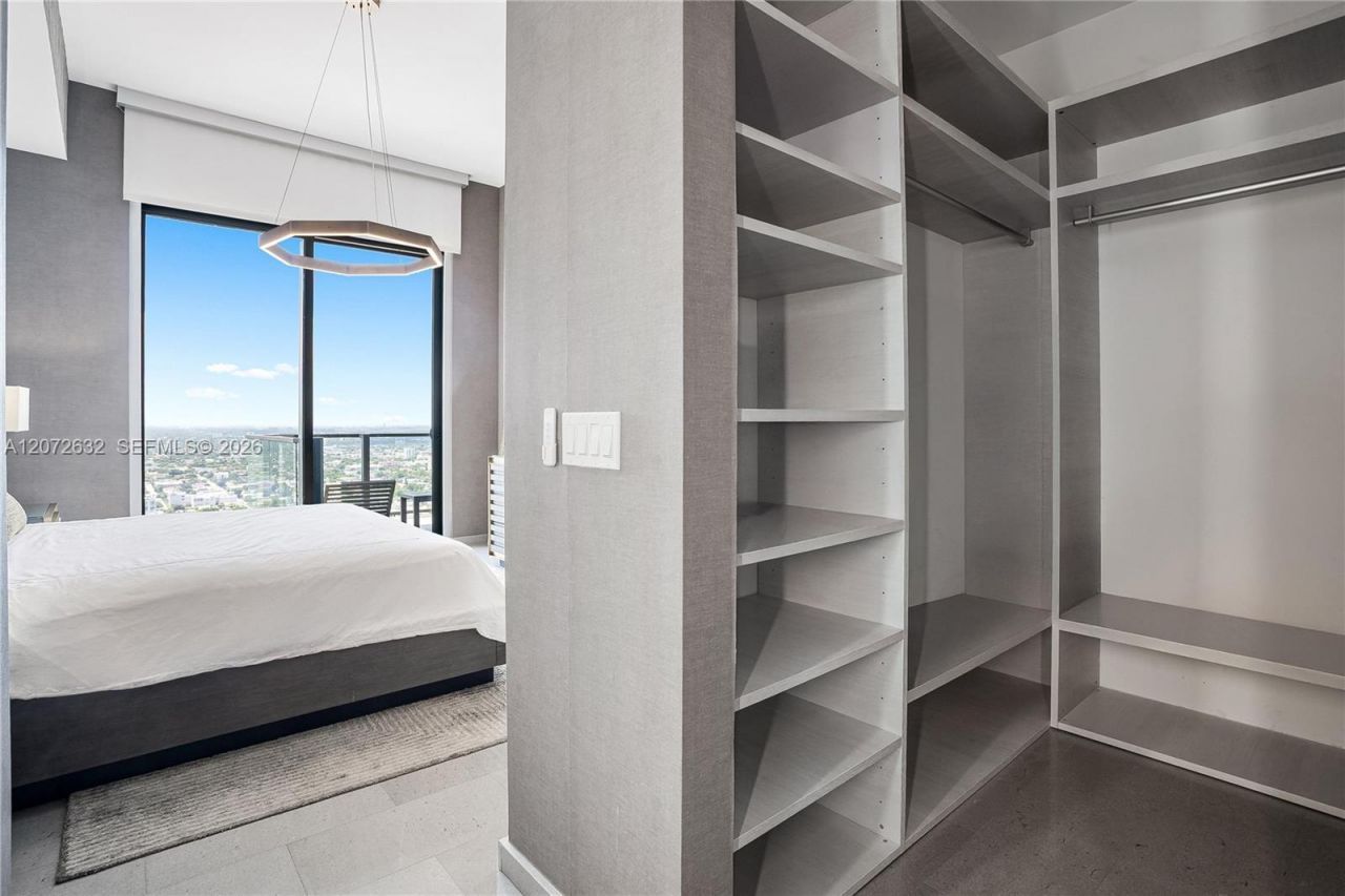 88 SW 7th St, Unit 4006, Miami, FL 33130 Photo