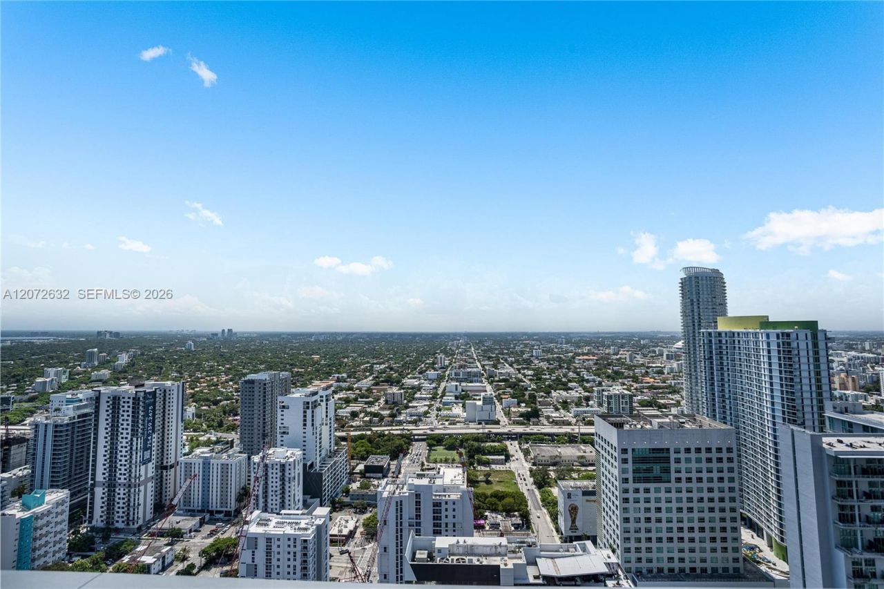 88 SW 7th St, Unit 4006, Miami, FL 33130 Photo