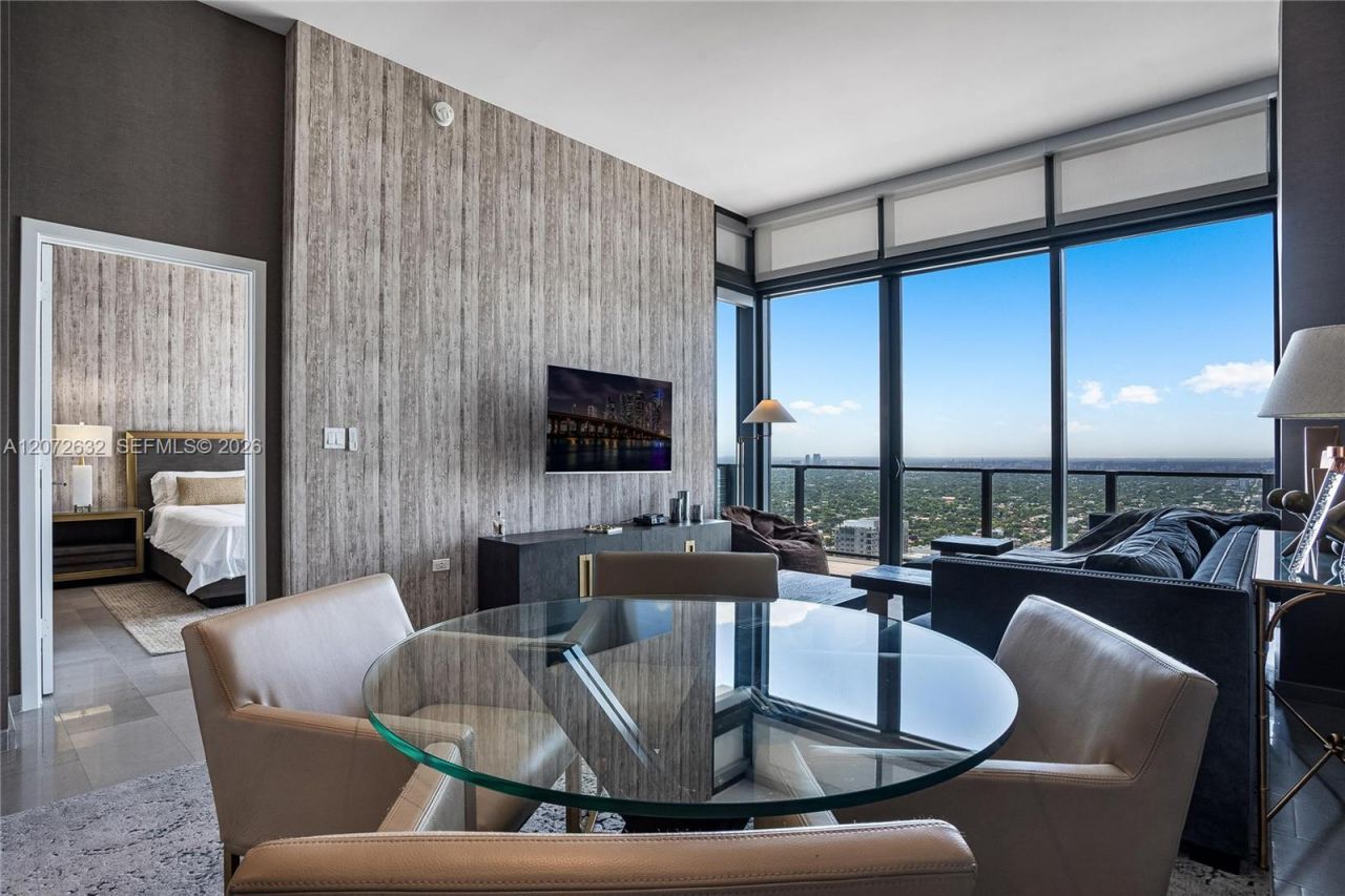 88 SW 7th St, Unit 4006, Miami, FL 33130 Photo