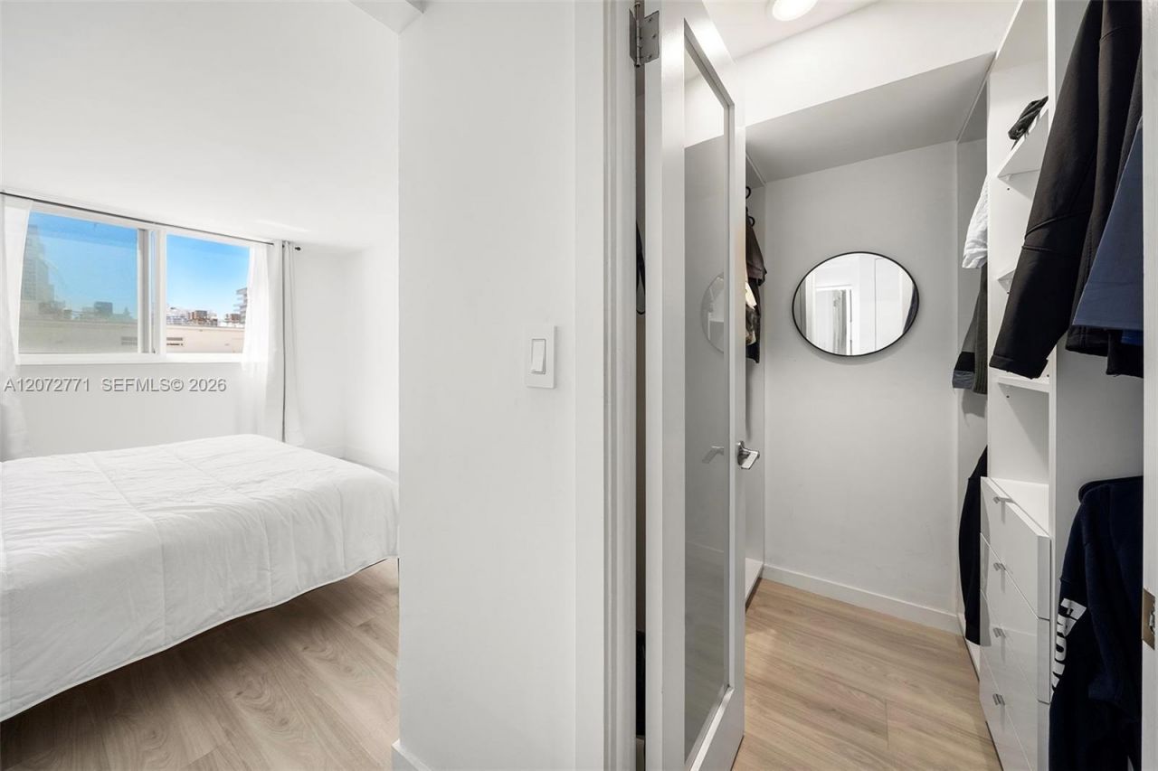 345 Ocean Dr , Unit 610, Miami Beach, FL 33139 Photo