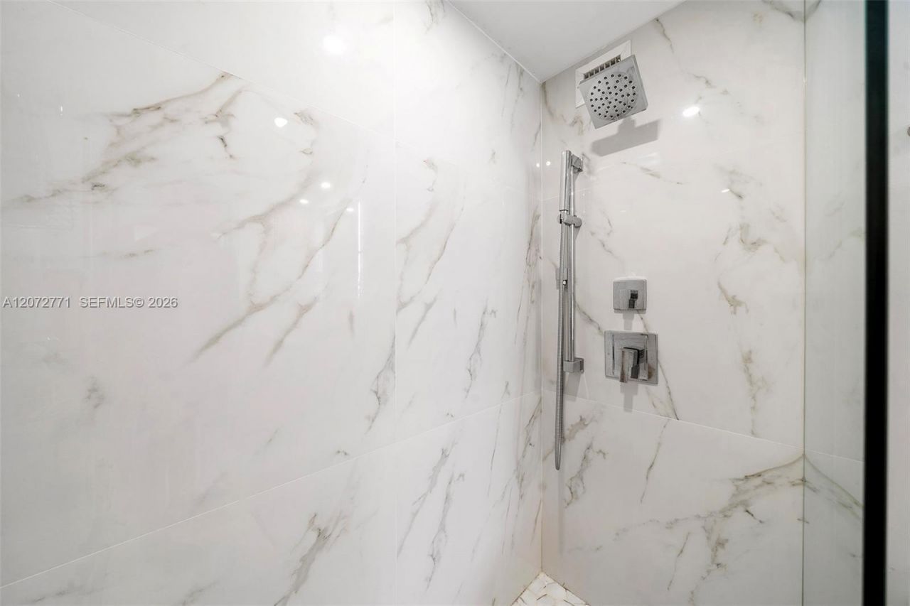 345 Ocean Dr , Unit 610, Miami Beach, FL 33139 Photo