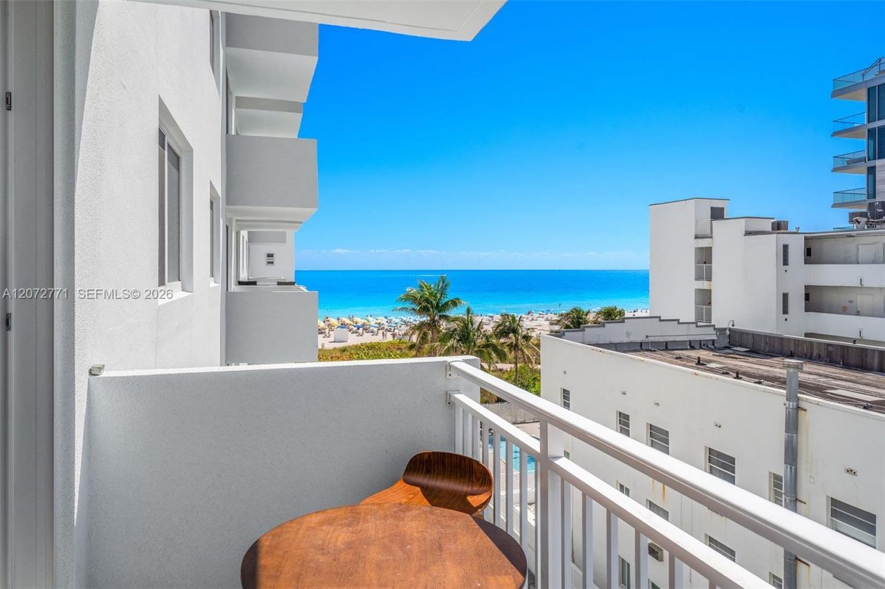 345 Ocean Dr , Unit 610, Miami Beach, FL 33139 Photo
