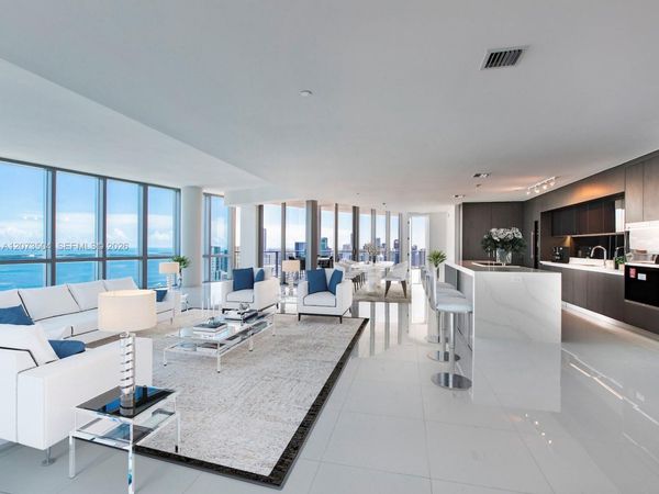 851 NE 1st Ave , Unit PH5011, Miami, FL 33132