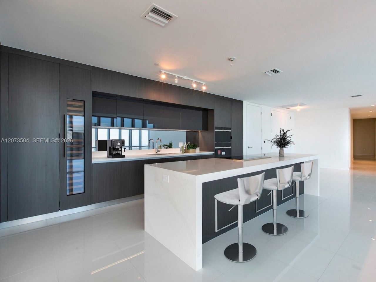 851 NE 1st Ave , Unit PH5011, Miami, FL 33132 Photo