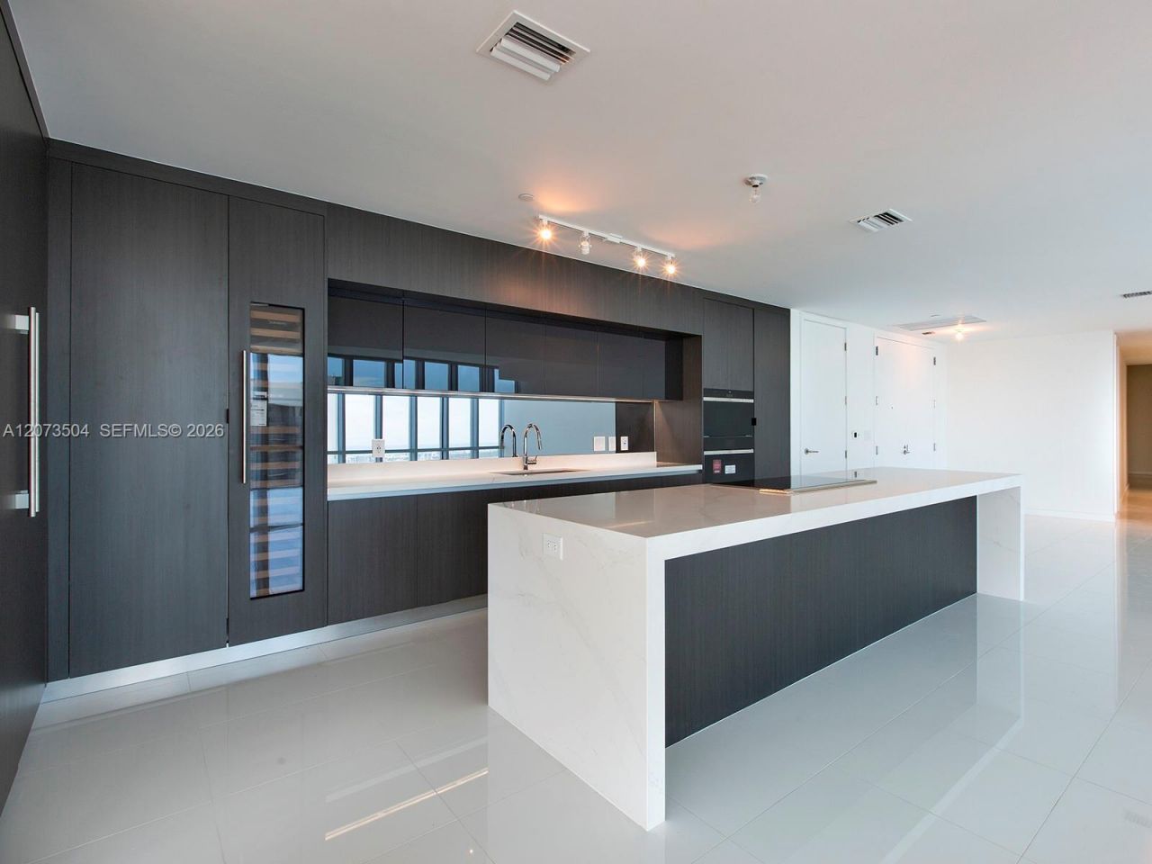 851 NE 1st Ave , Unit PH5011, Miami, FL 33132 Photo
