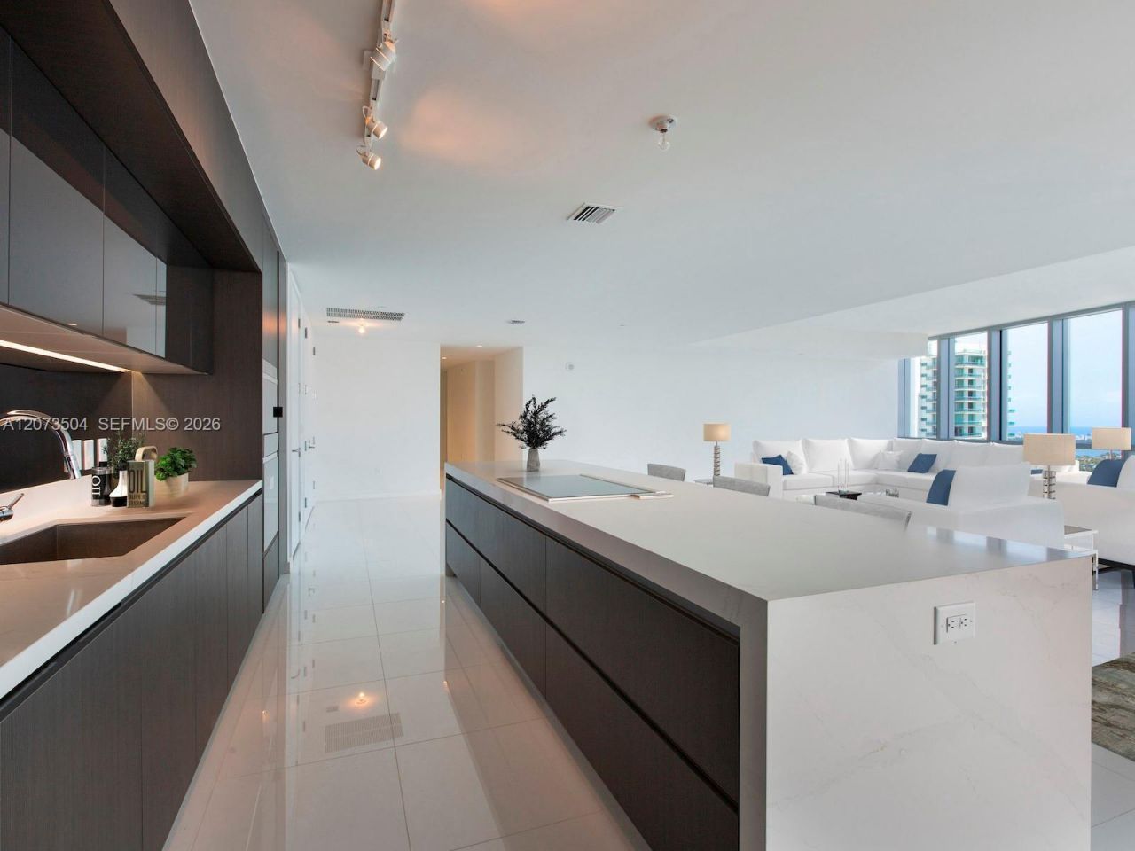 851 NE 1st Ave , Unit PH5011, Miami, FL 33132 Photo