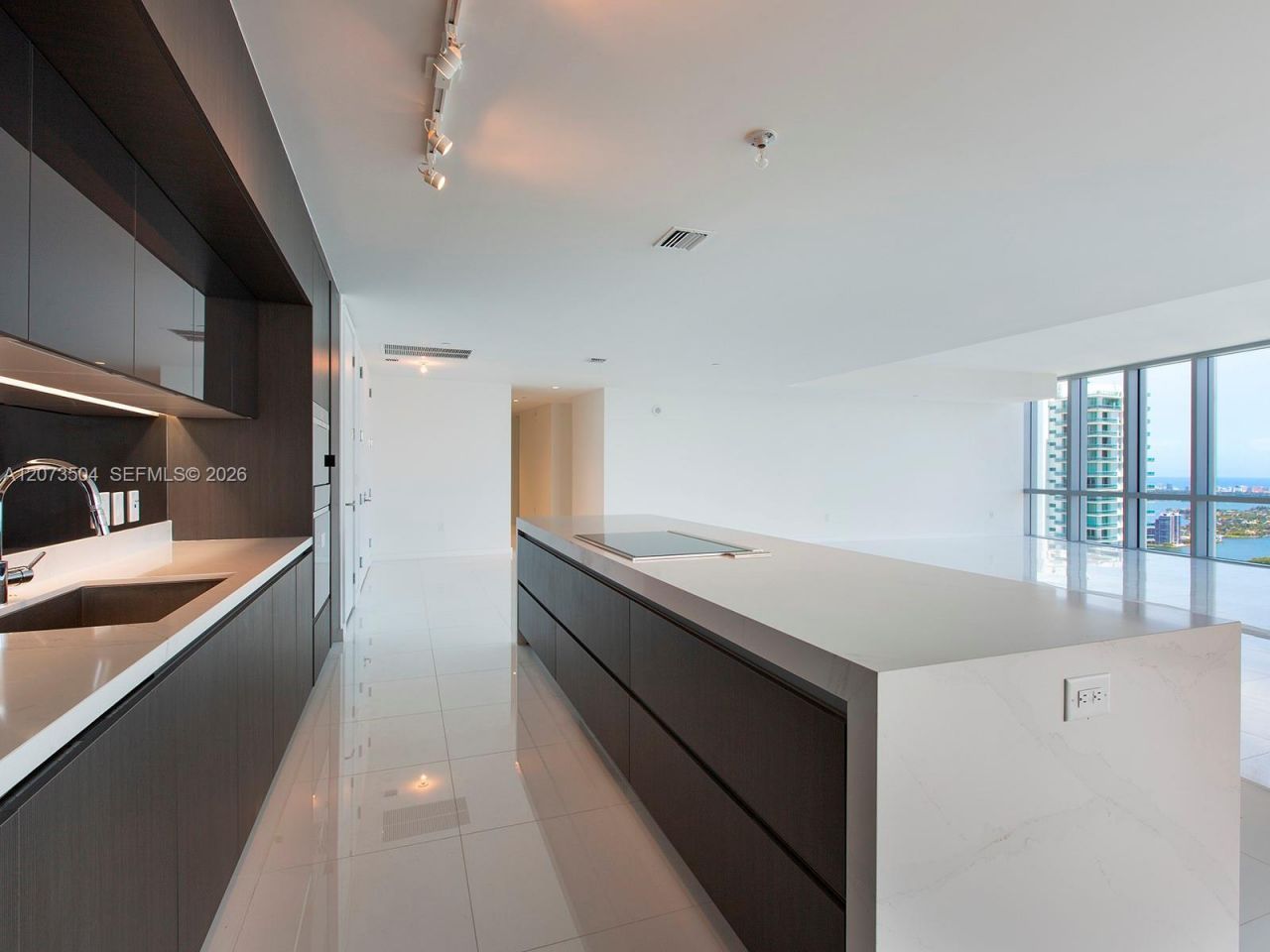 851 NE 1st Ave , Unit PH5011, Miami, FL 33132 Photo
