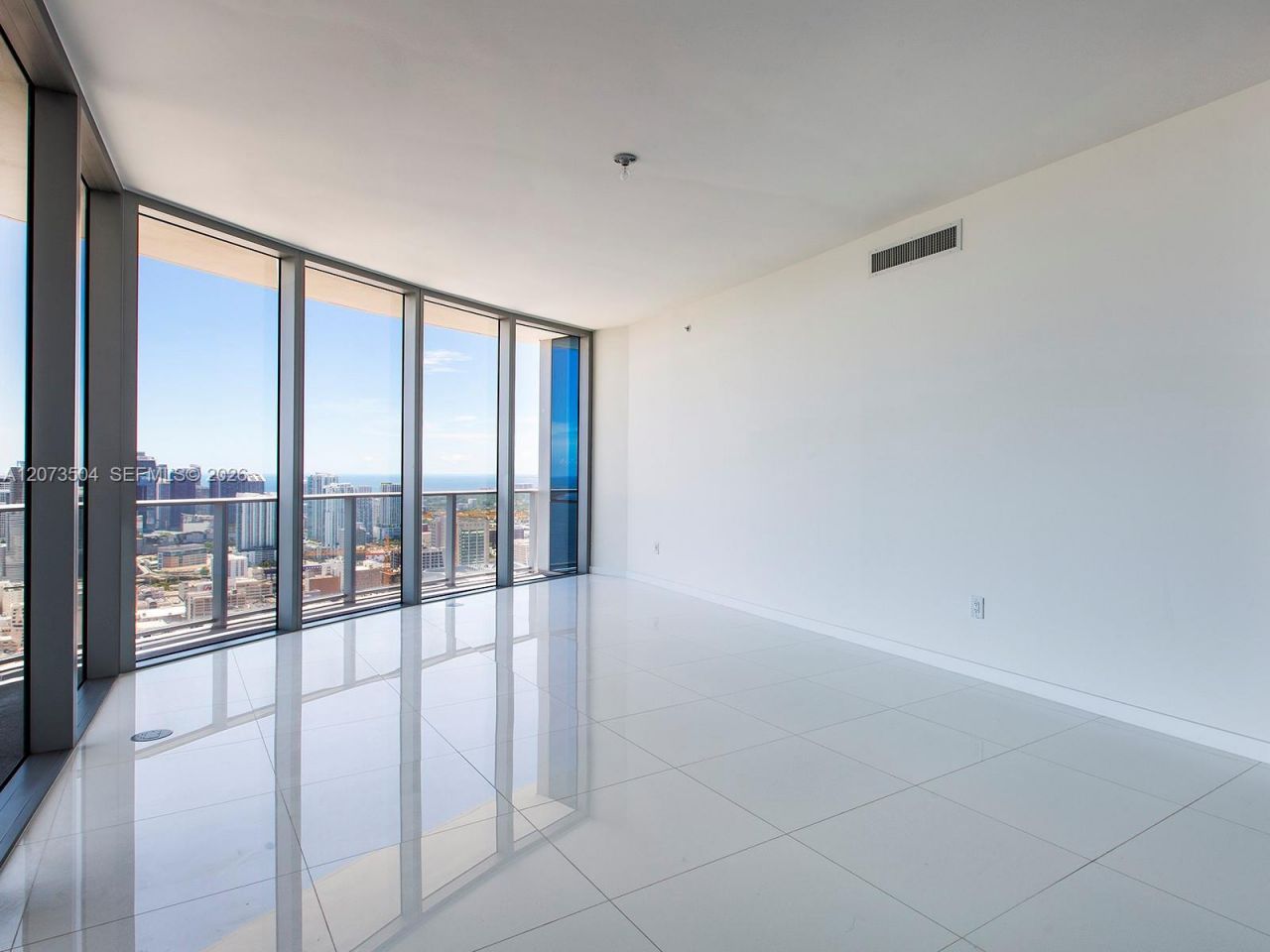851 NE 1st Ave , Unit PH5011, Miami, FL 33132 Photo