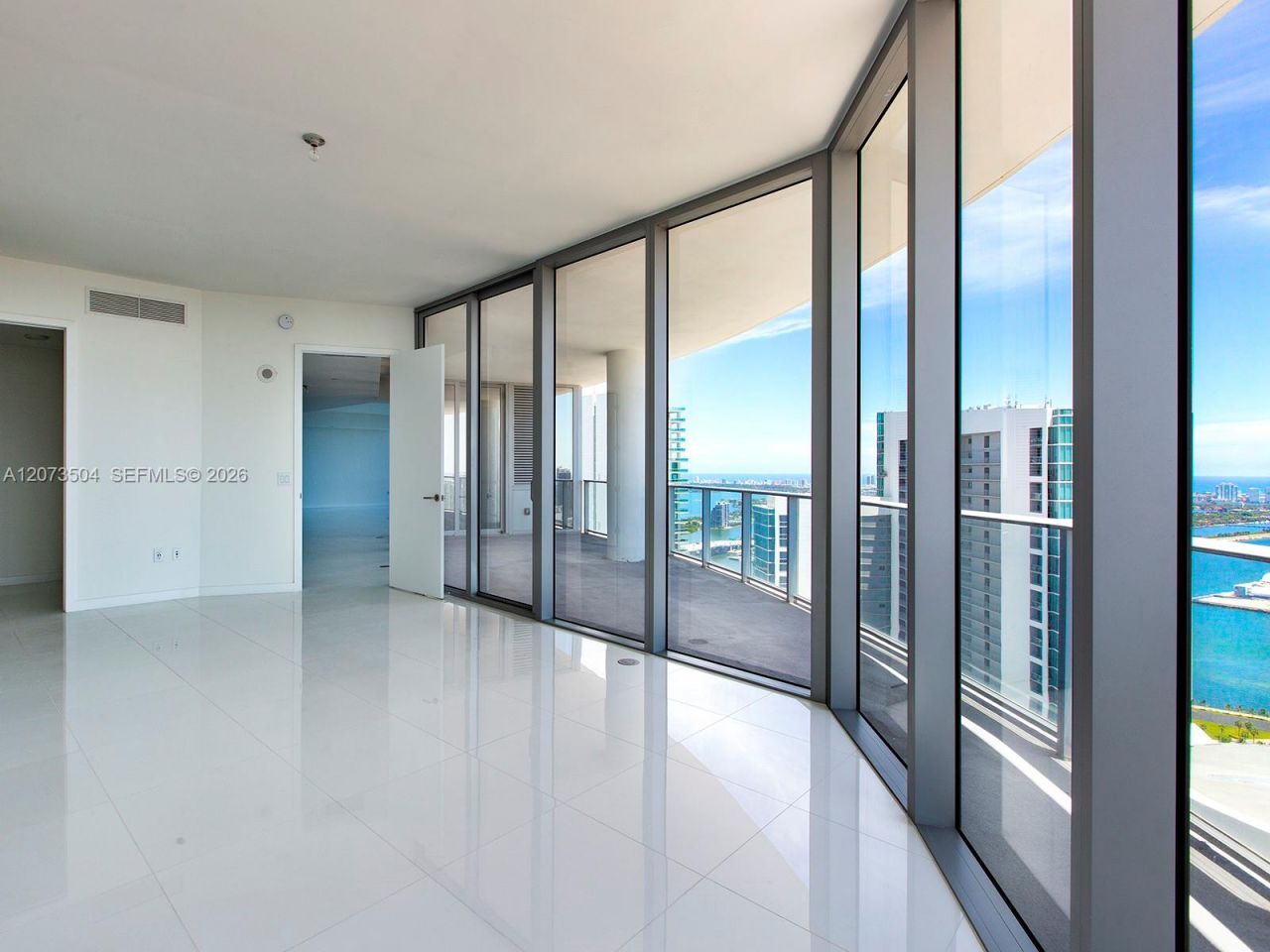 851 NE 1st Ave , Unit PH5011, Miami, FL 33132 Photo