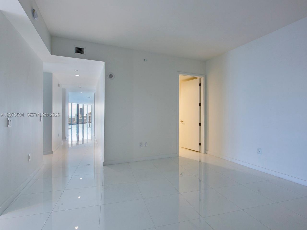 851 NE 1st Ave , Unit PH5011, Miami, FL 33132 Photo