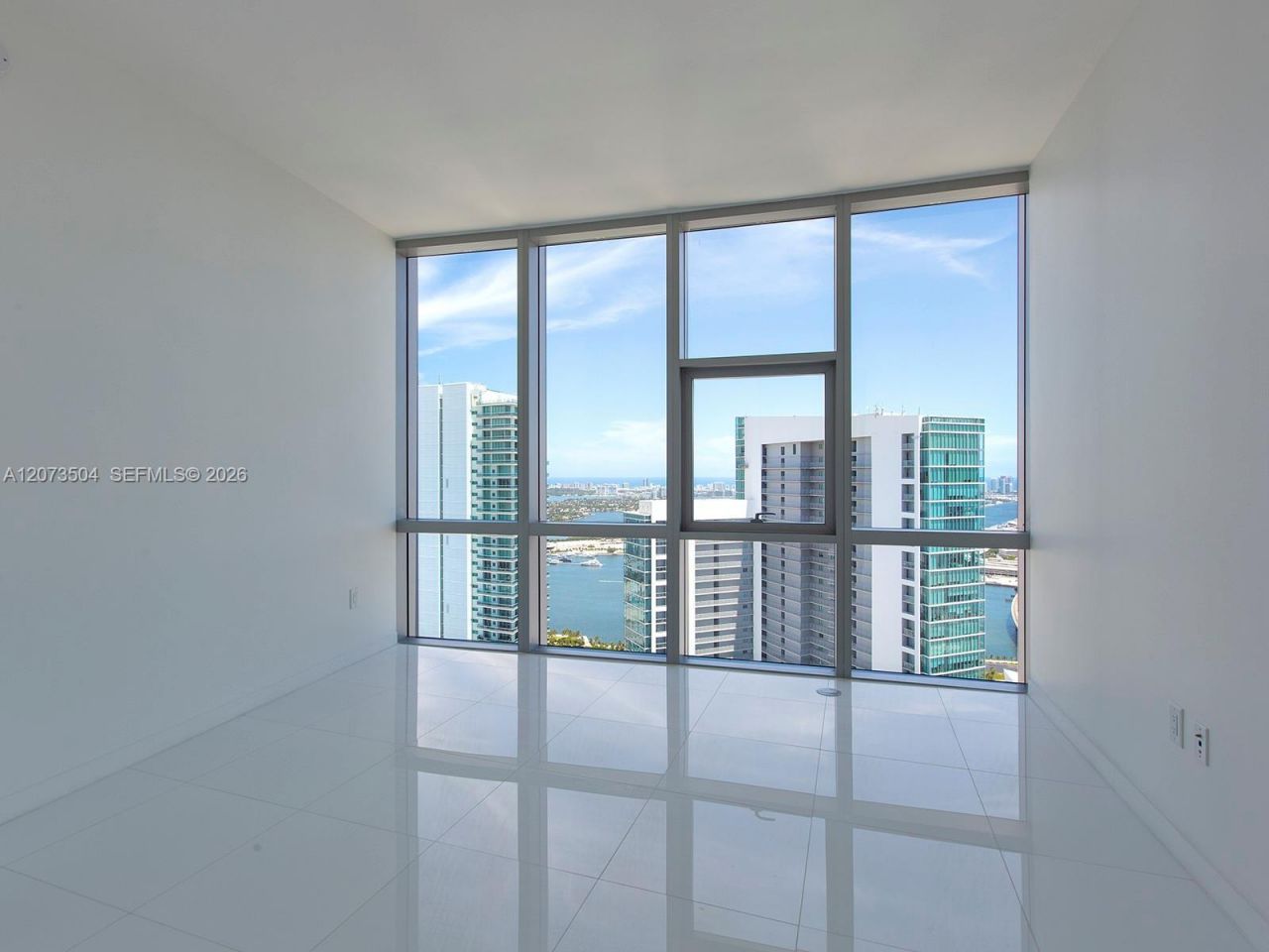 851 NE 1st Ave , Unit PH5011, Miami, FL 33132 Photo