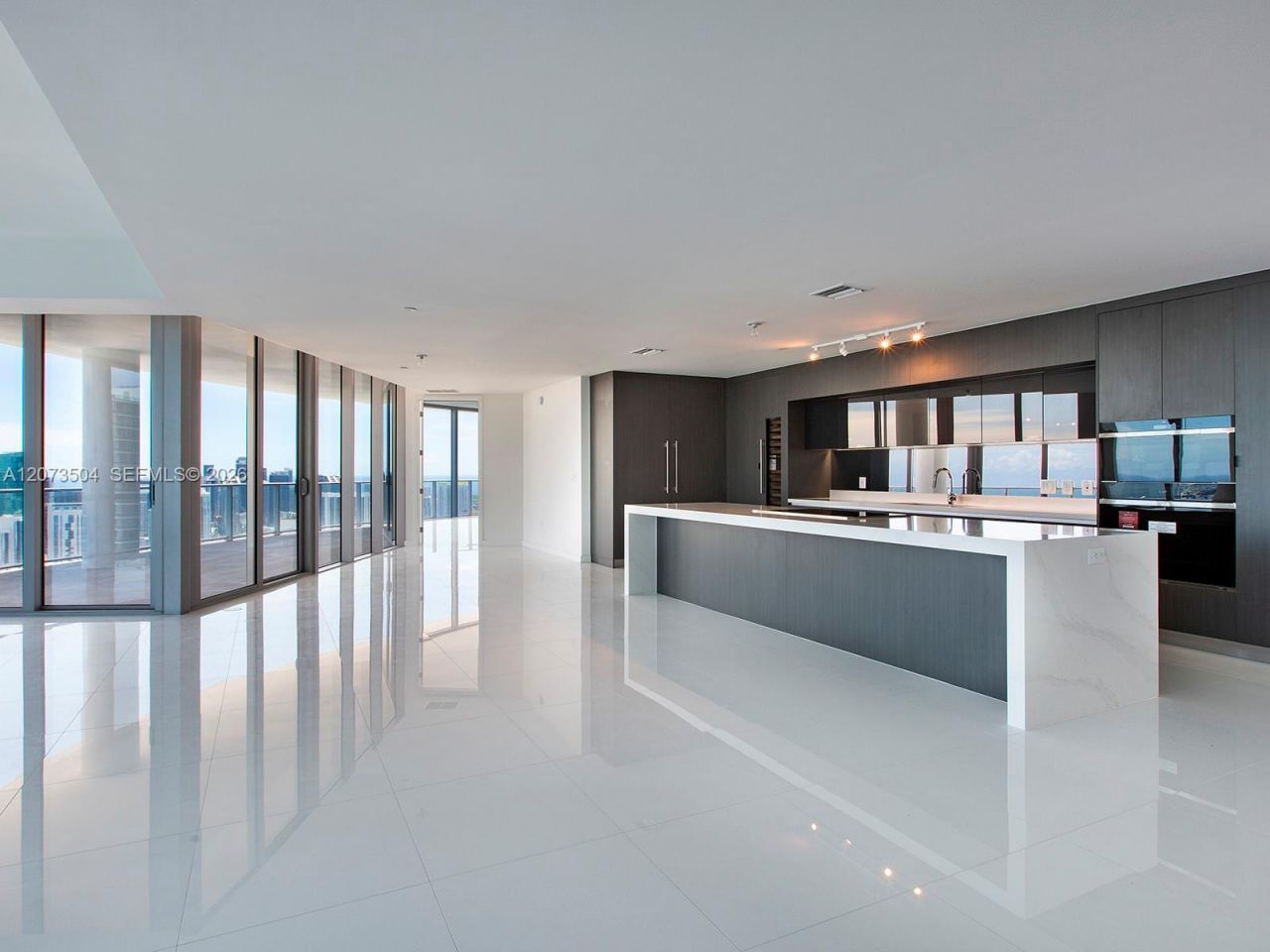 851 NE 1st Ave , Unit PH5011, Miami, FL 33132 Photo
