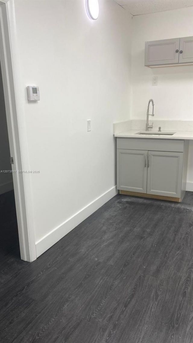 1710 NW 7th St , Miami, FL 33125 Photo