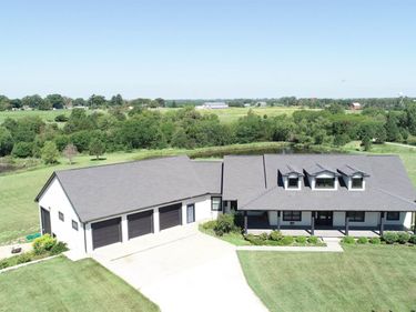 1265 Lakeview Lane, Beatrice, NE 68310