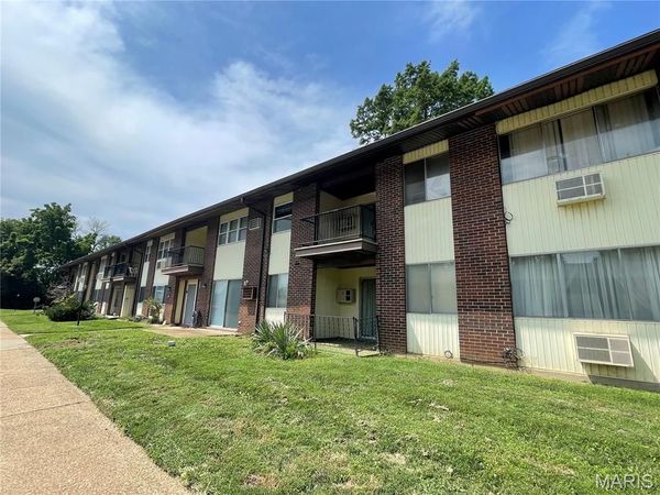 7559 Hazelcrest Drive, Unit B, Hazelwood, MO 63042