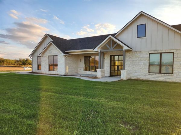 569 Lacek Mill Road, China Spring, TX 76633