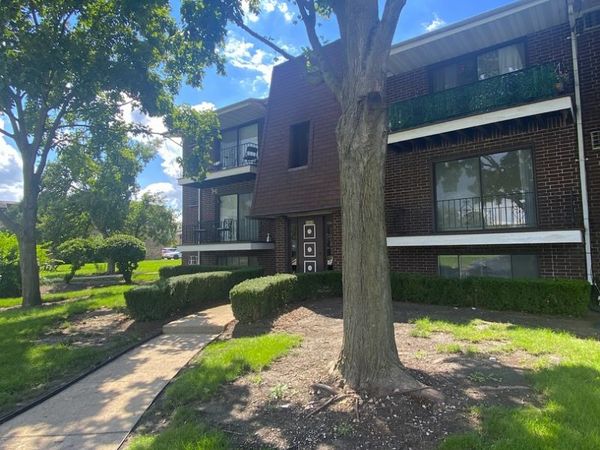 1412 Willow Lane , Unit 2, Westmont, IL 60559