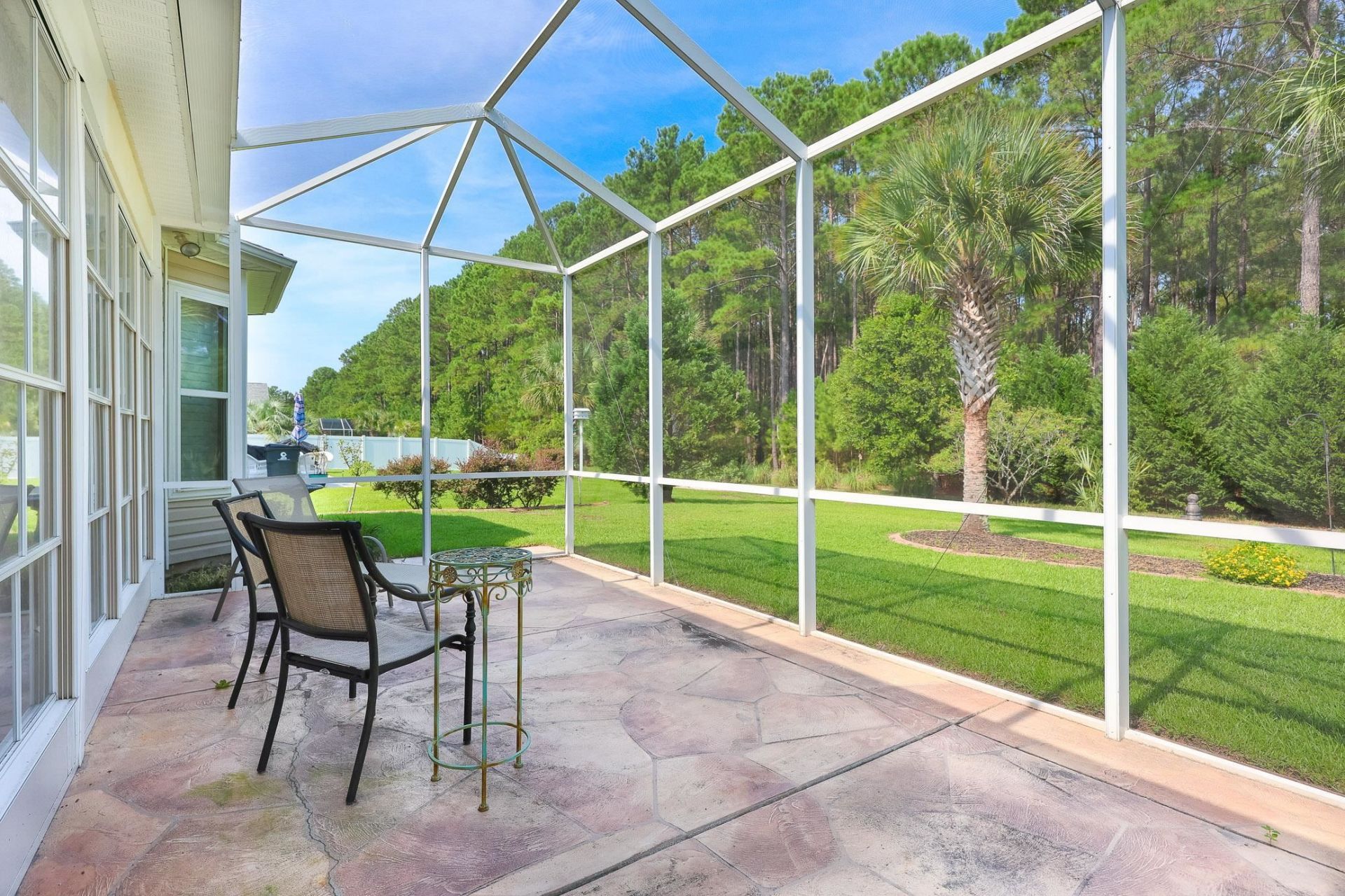 645 Lafayette Park Dr. Photo 2