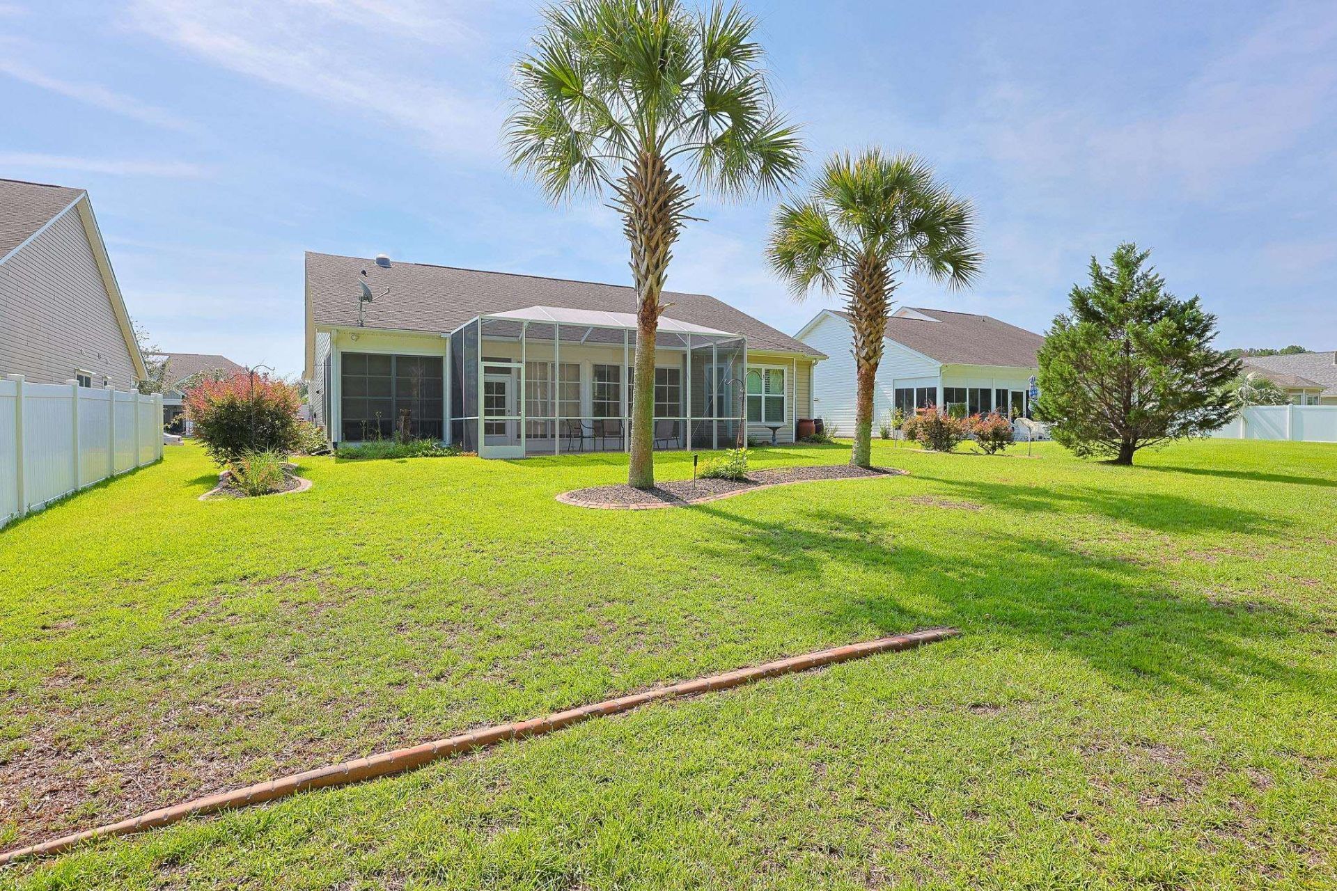 645 Lafayette Park Dr. Photo 28