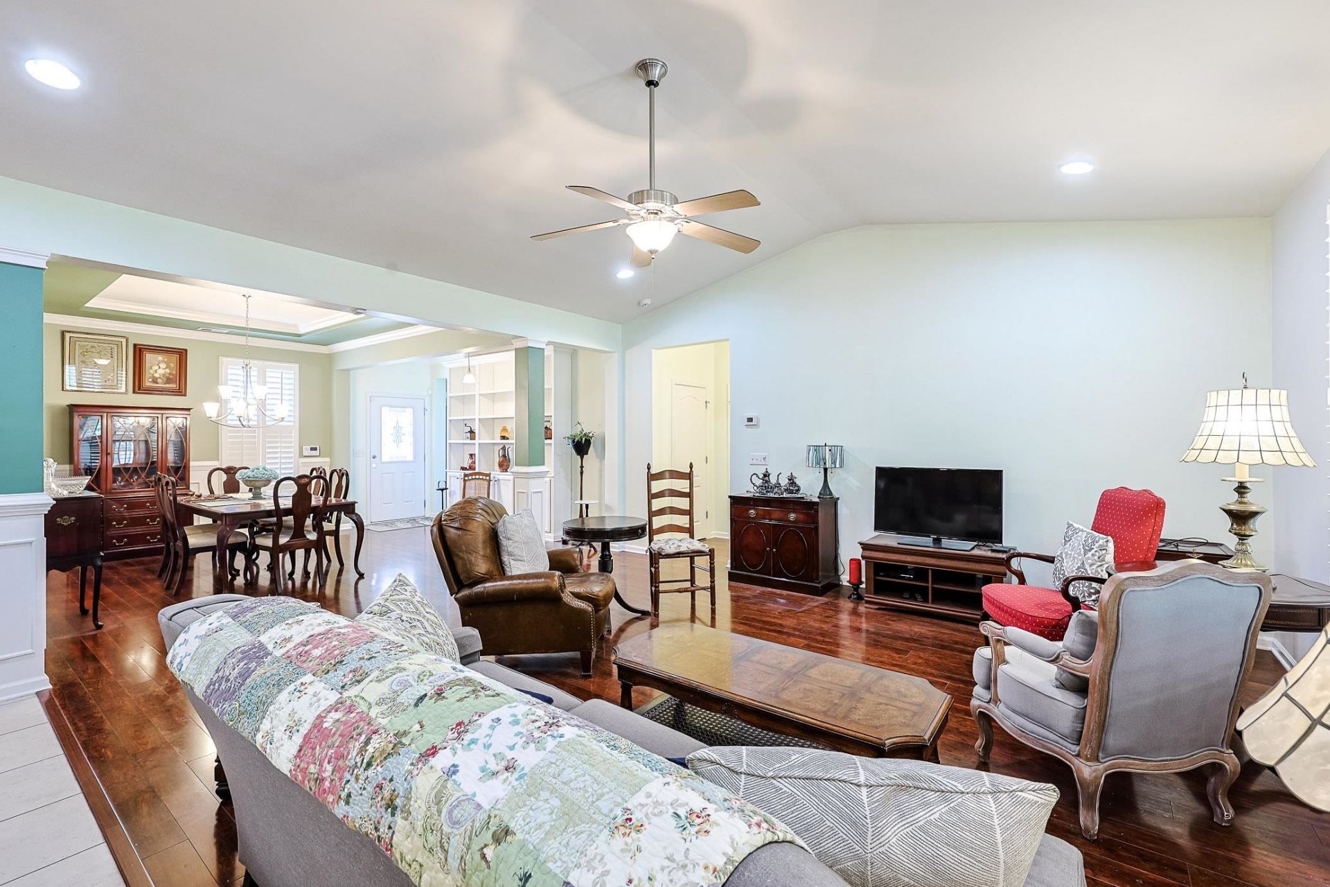 645 Lafayette Park Dr. Photo 3