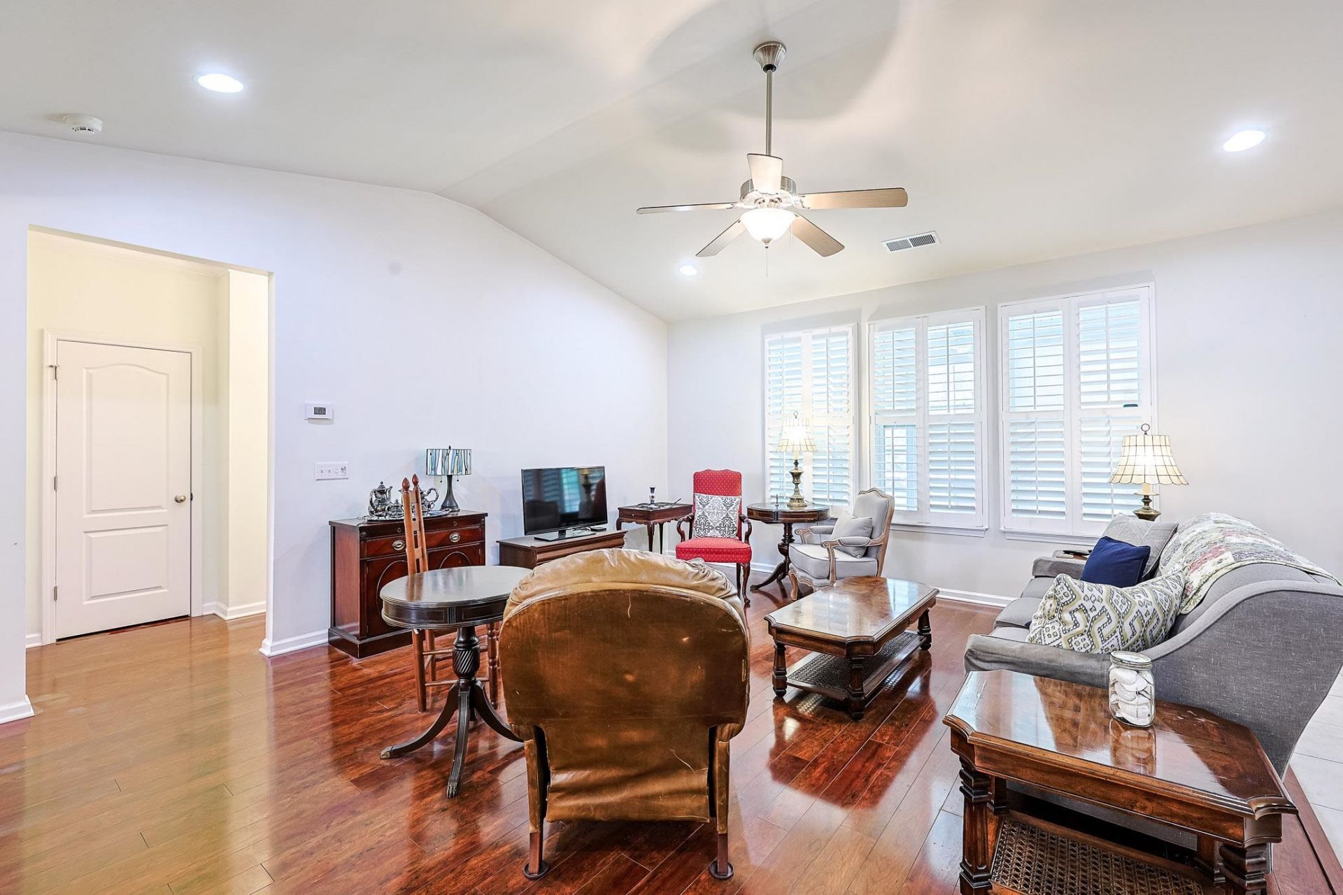 645 Lafayette Park Dr. Photo 4