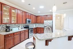 645 Lafayette Park Dr. photo 4