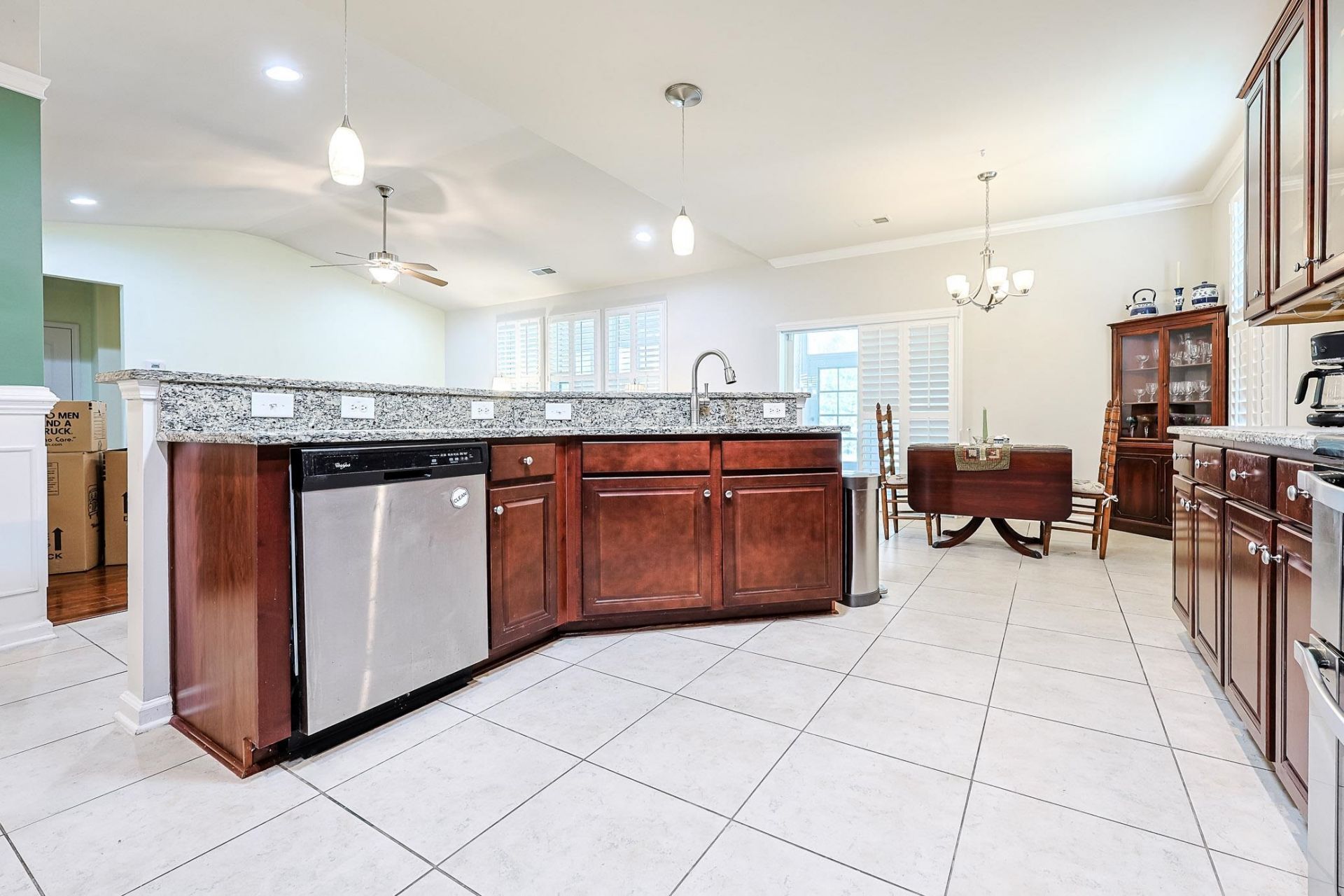 645 Lafayette Park Dr. Photo 7