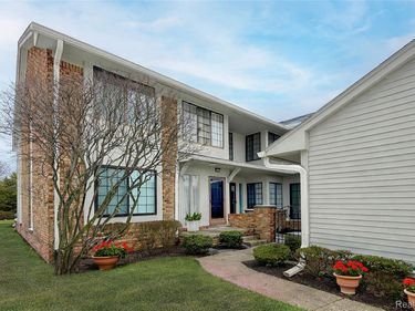 6011 Pebble Lane Court, West Bloomfield Township, Mi 48322