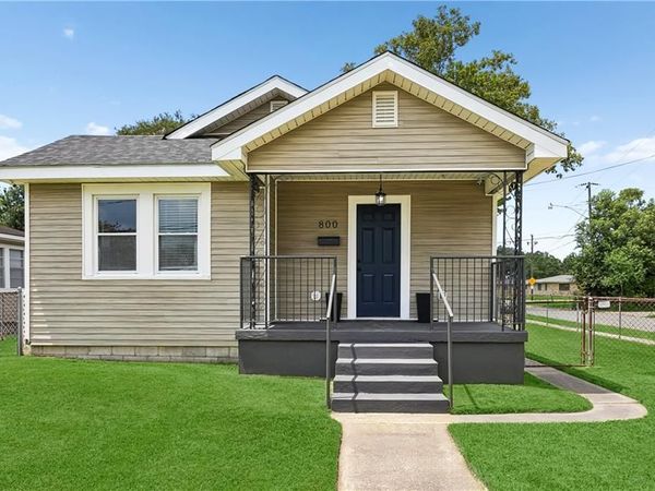 800 WEST Drive, Westwego, LA 70094