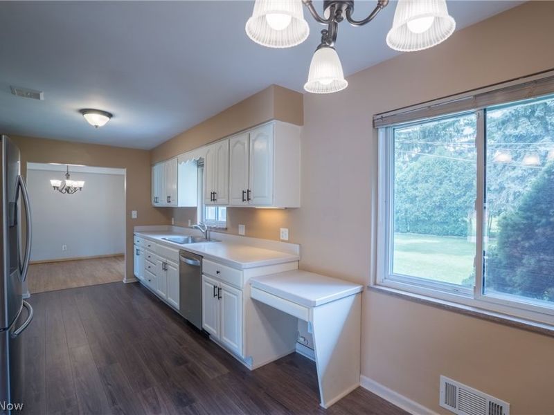 320 Justo Lane, Seven Hills, OH 44131 Photo 13