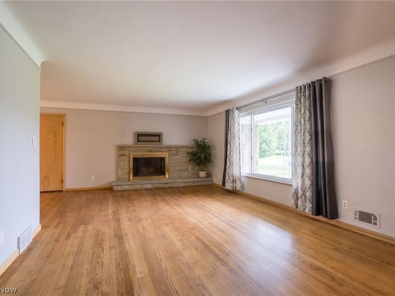 320 Justo Lane, Seven Hills, OH 44131 Photo 20