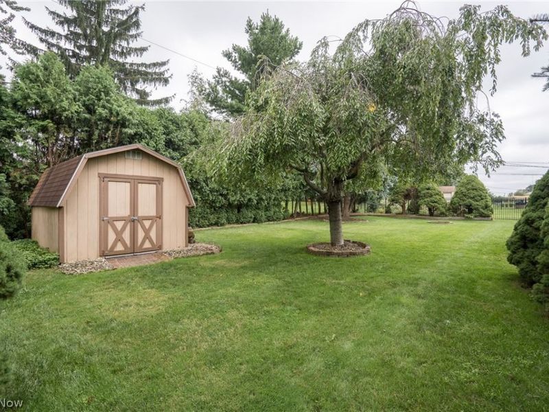 320 Justo Lane, Seven Hills, OH 44131 Photo 43